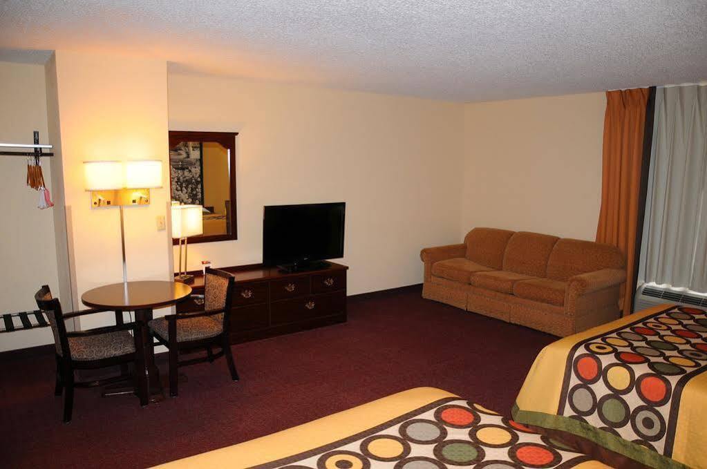 Boarders Inn And Suites By Cobblestone Lamar Missouri Экстерьер фото